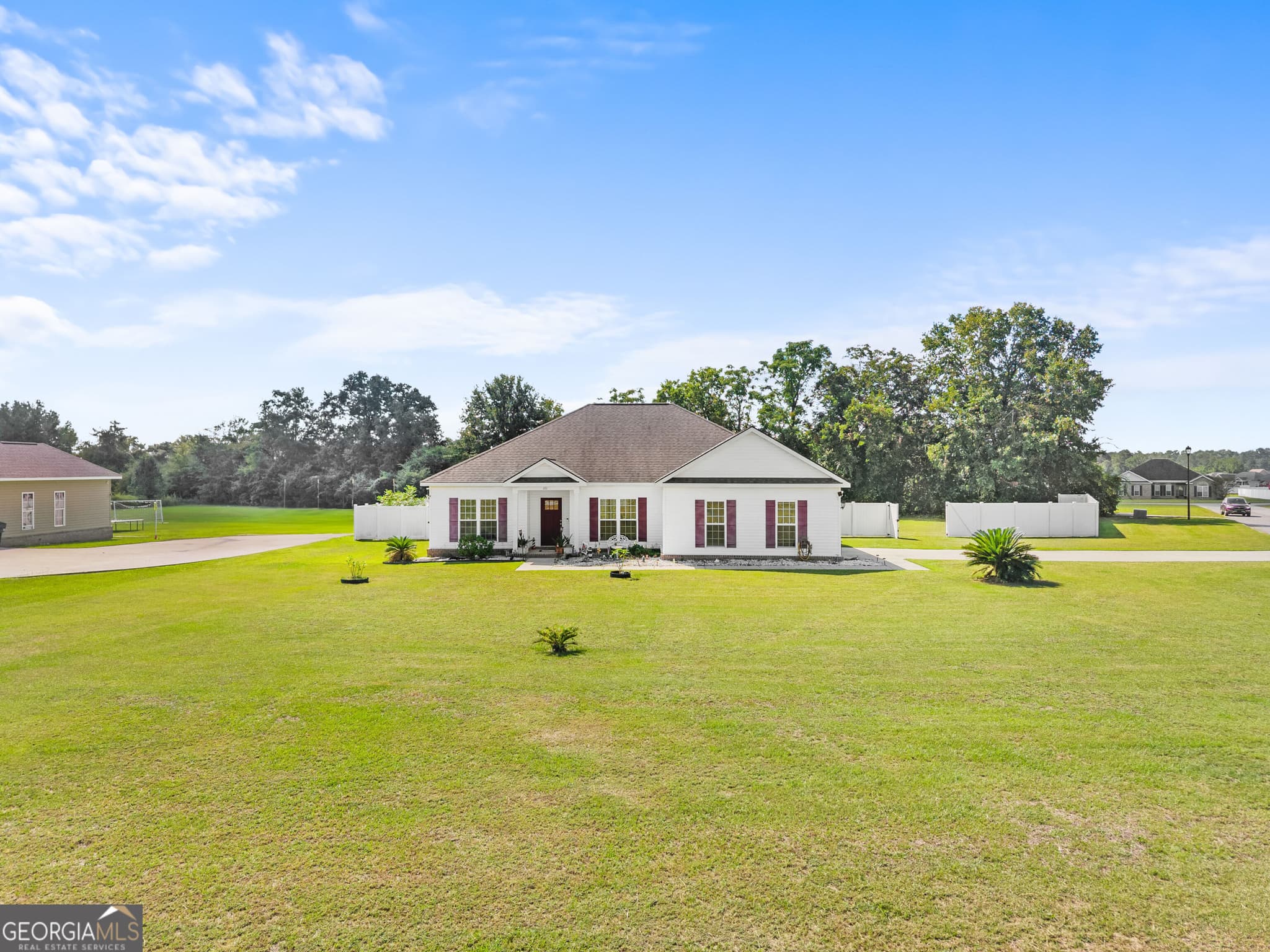 3 bedroom, 2 bathroom, 1,685 sq ft single family residence for sale at 101 Bridgewater Way, Statesboro, GA 30458 — photo 2
