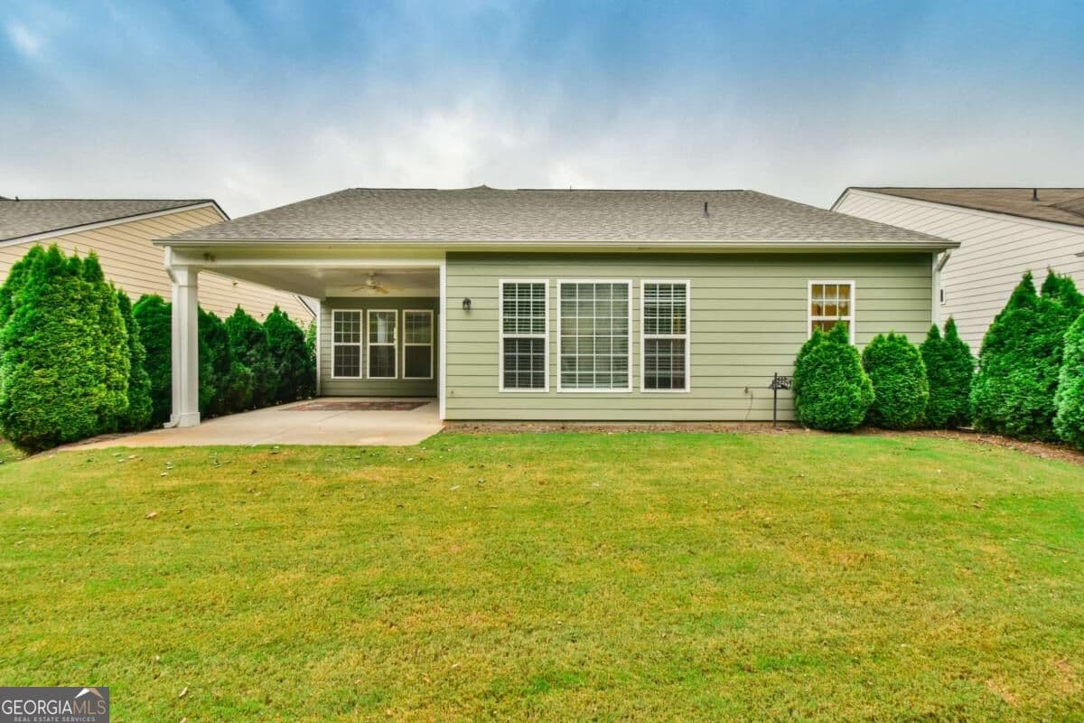 2 bedroom, 2 bathroom, 1,942 sq ft single family residence for sale at 6632 Fawn Meadow Lane, Hoschton, GA 30548 — photo 3