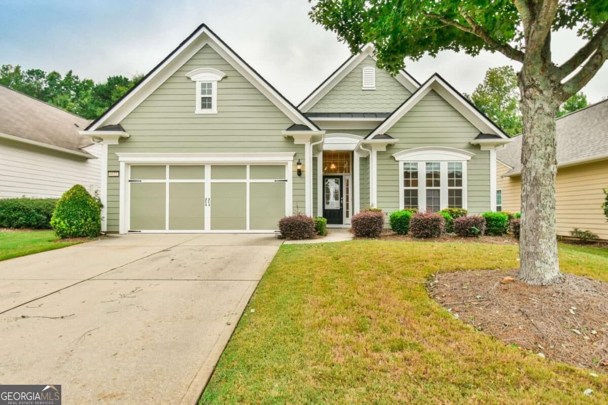 2 bedroom, 2 bathroom, 1,942 sq ft single family residence for sale at 6632 Fawn Meadow Lane, Hoschton, GA 30548 — photo 1 of 50