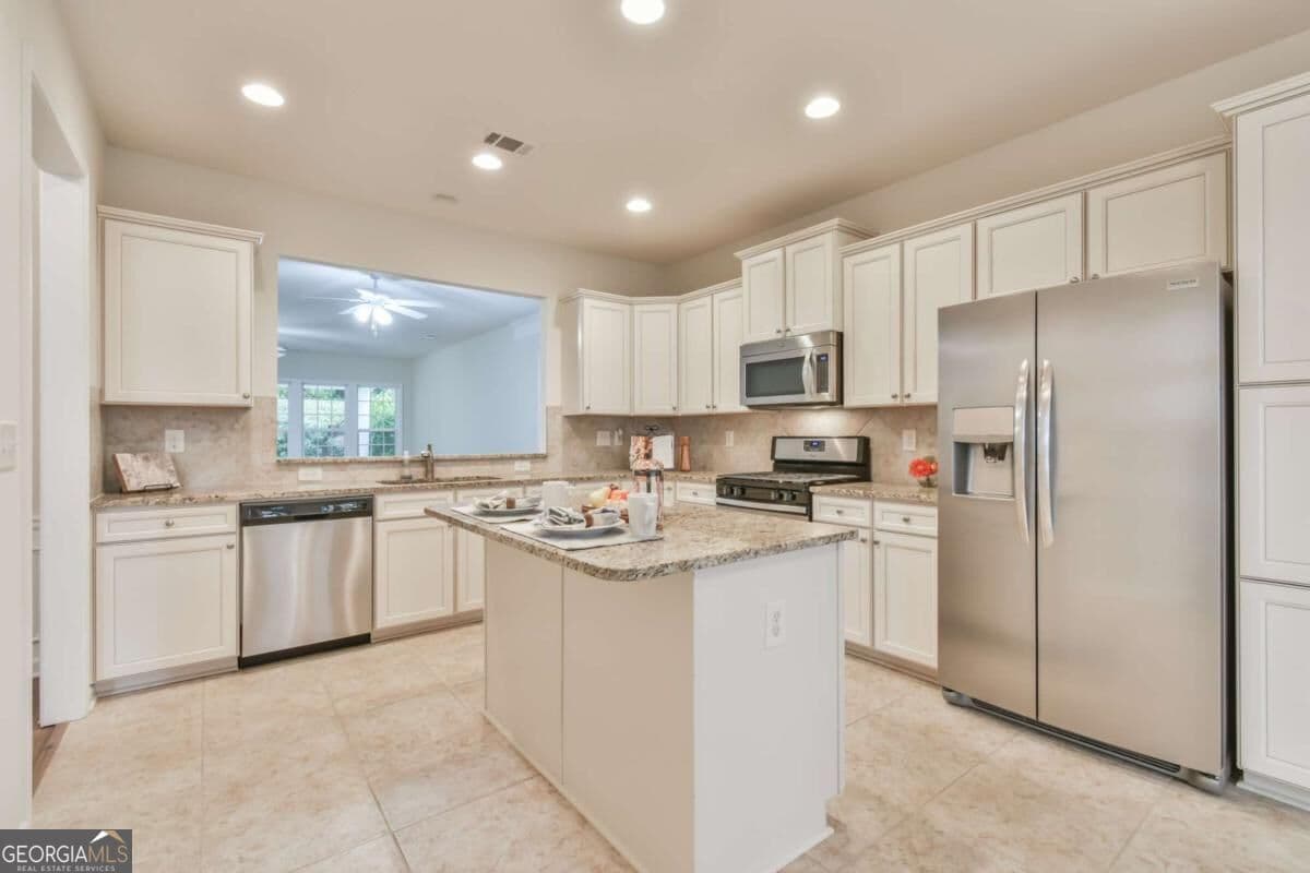 2 bedroom, 2 bathroom, 1,942 sq ft single family residence for sale at 6632 Fawn Meadow Lane, Hoschton, GA 30548 — photo 10