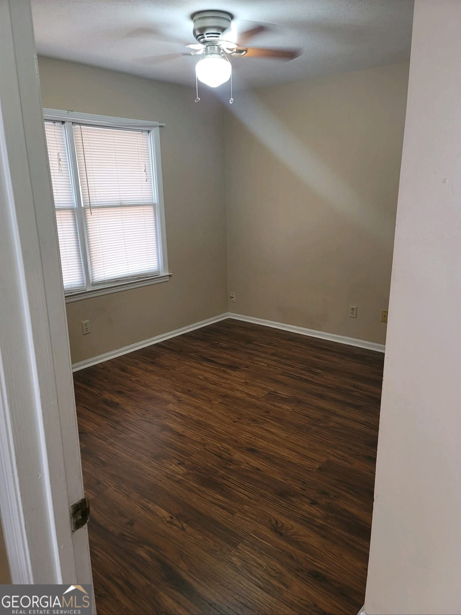 4 bedroom, 2 bathroom, 1,536 sq ft single family residence for sale at 1210 Douglas Circle, Americus, GA 31709 — photo 9