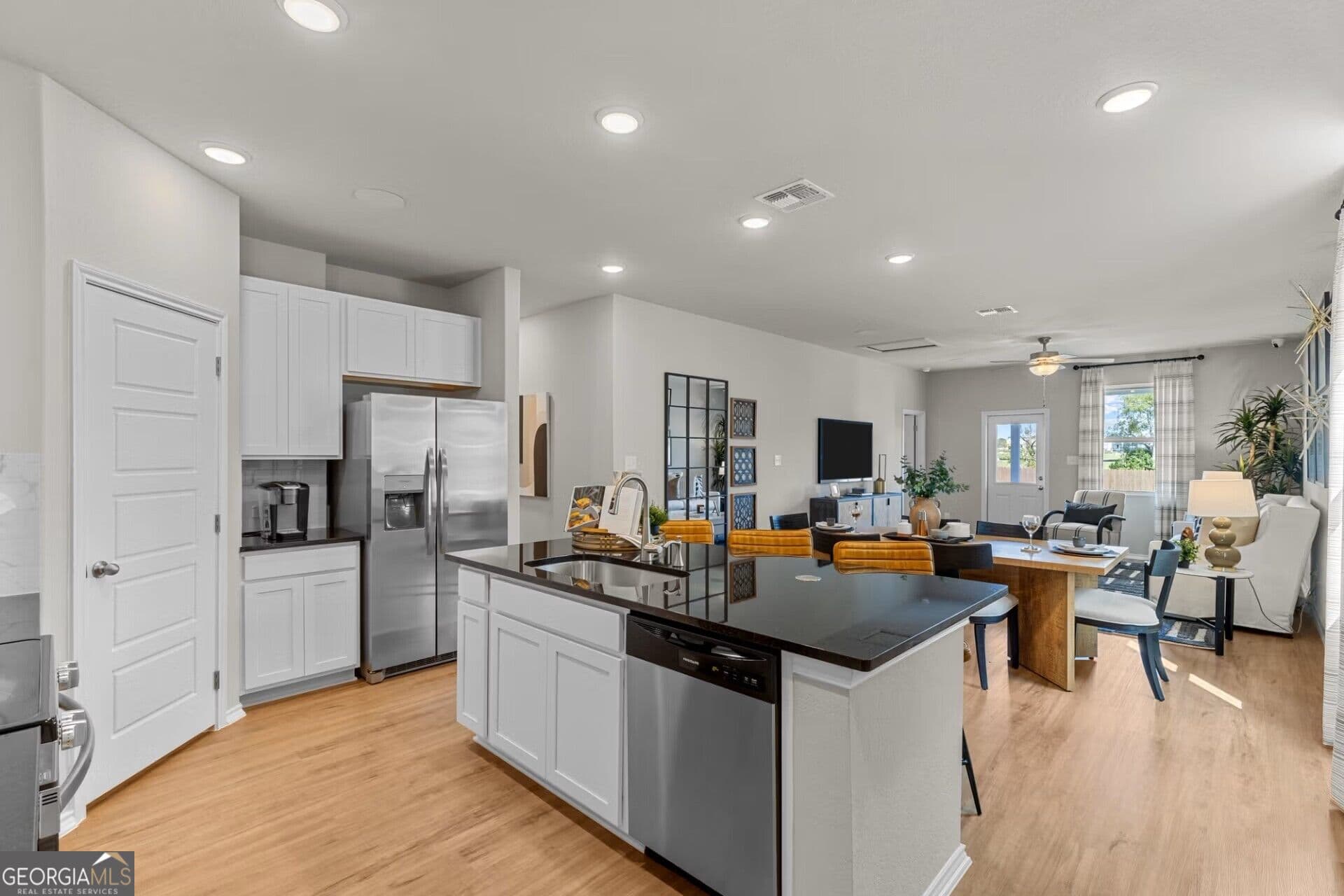 5 bedroom, 3 bathroom, 2,128 sq ft single family residence for sale at 127 Greene Farm Trail, Cartersville, GA 30120 — photo 4