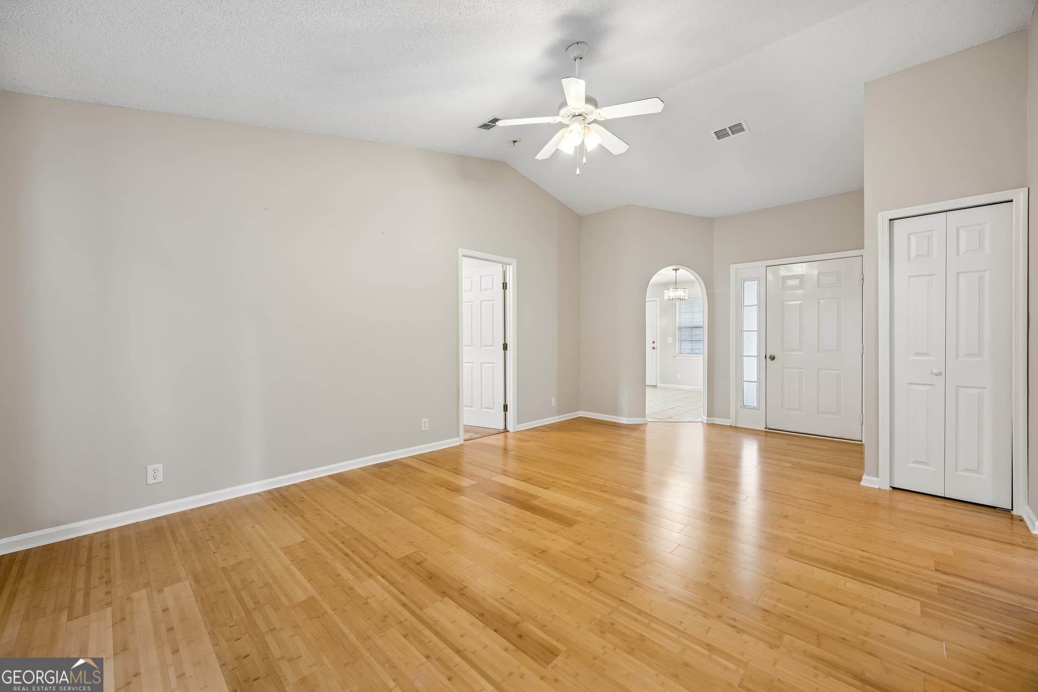 3 bedroom, 2 bathroom, 1,124 sq ft single family residence for sale at 872 Mission Trace Drive, St. Marys, GA 31558 — photo 5