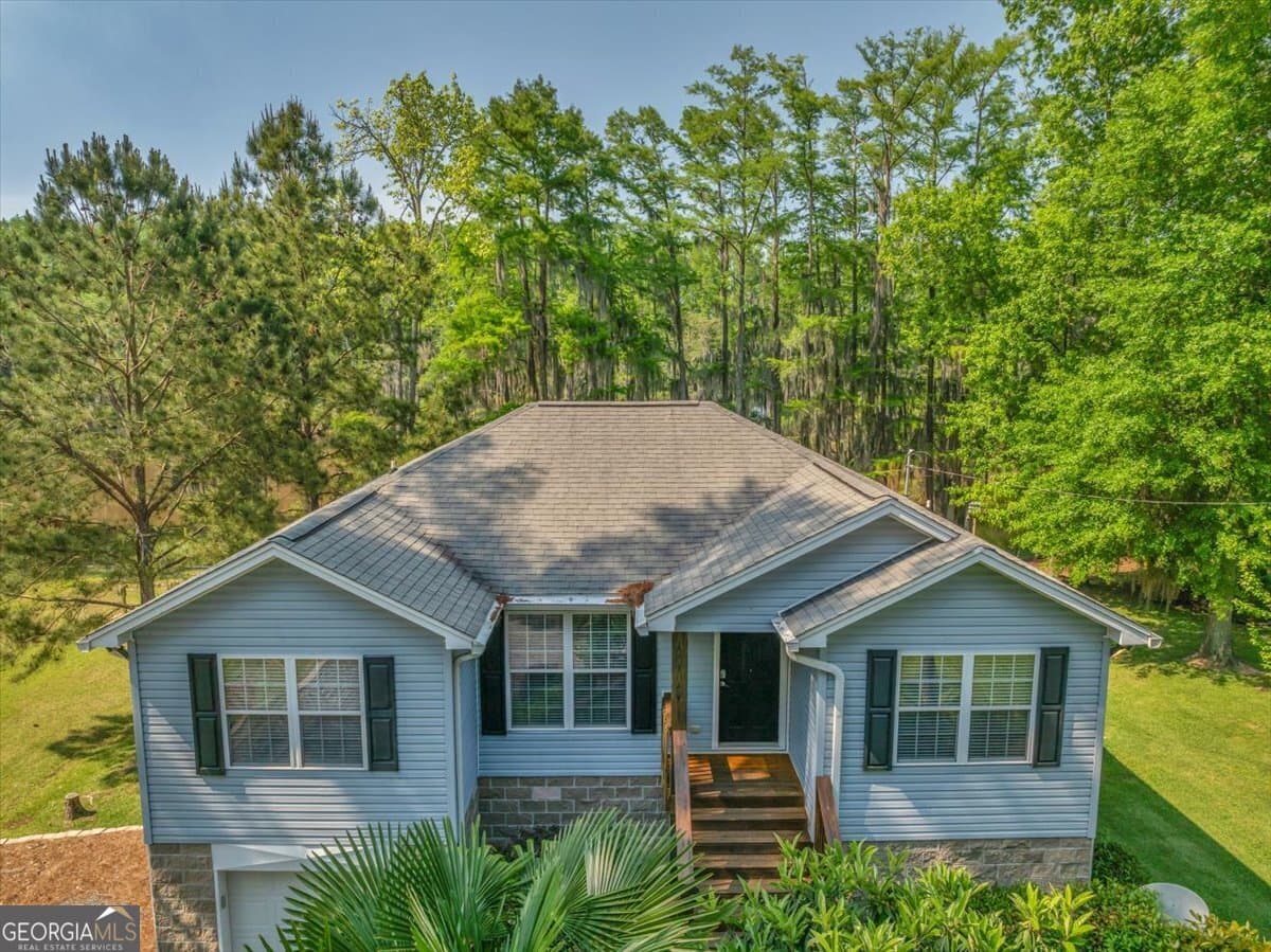 3 bedroom, 2 bathroom, 2,620 sq ft single family residence sold at 123 E Entreken Road, Cobb, GA 31735