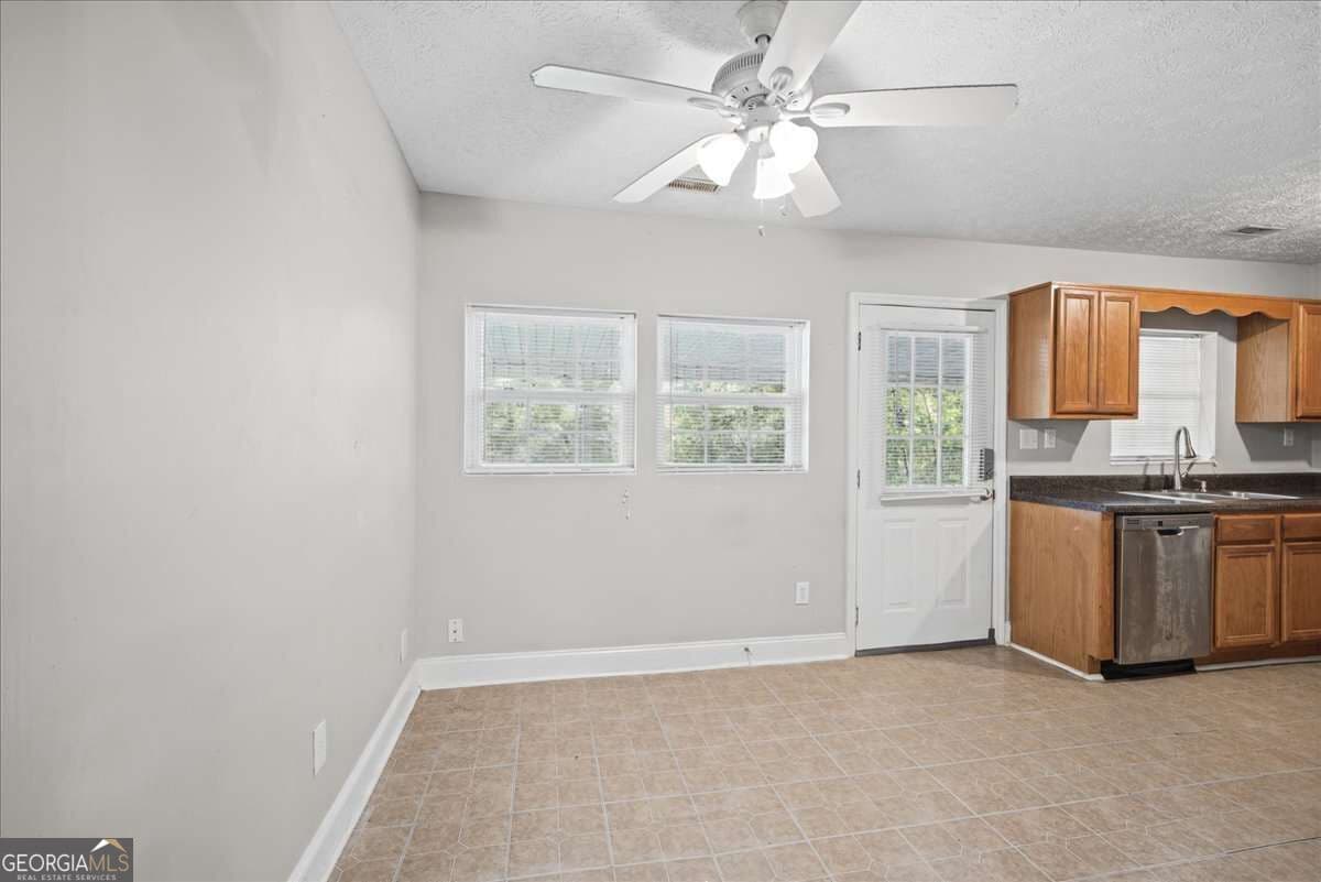 2 bedroom, 1 bathroom, 1,008 sq ft single family residence for sale at 15 Roper Road, Aragon, GA 30104 — photo 8