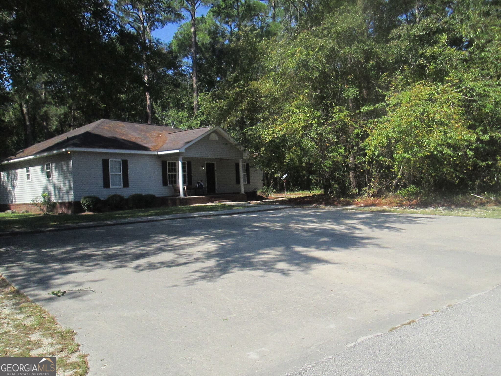 4 bedroom, 4 bathroom, 1,581 sq ft single family residence for sale at 5602 Landings Parkway, Statesboro, GA 30458 — photo 2