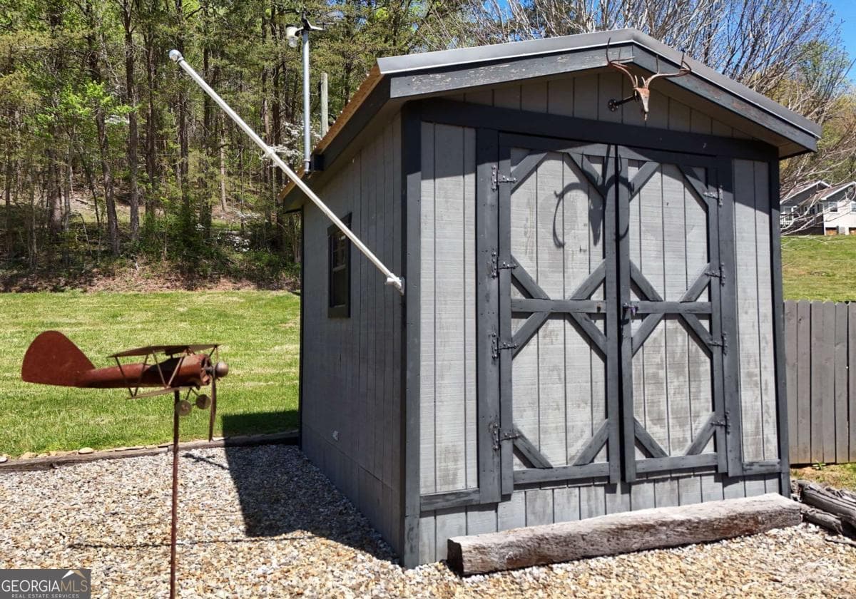 1 bedroom, 1 bathroom single family residence for sale at 98 Heavenly Drive, Blairsville, GA 30512 — photo 4