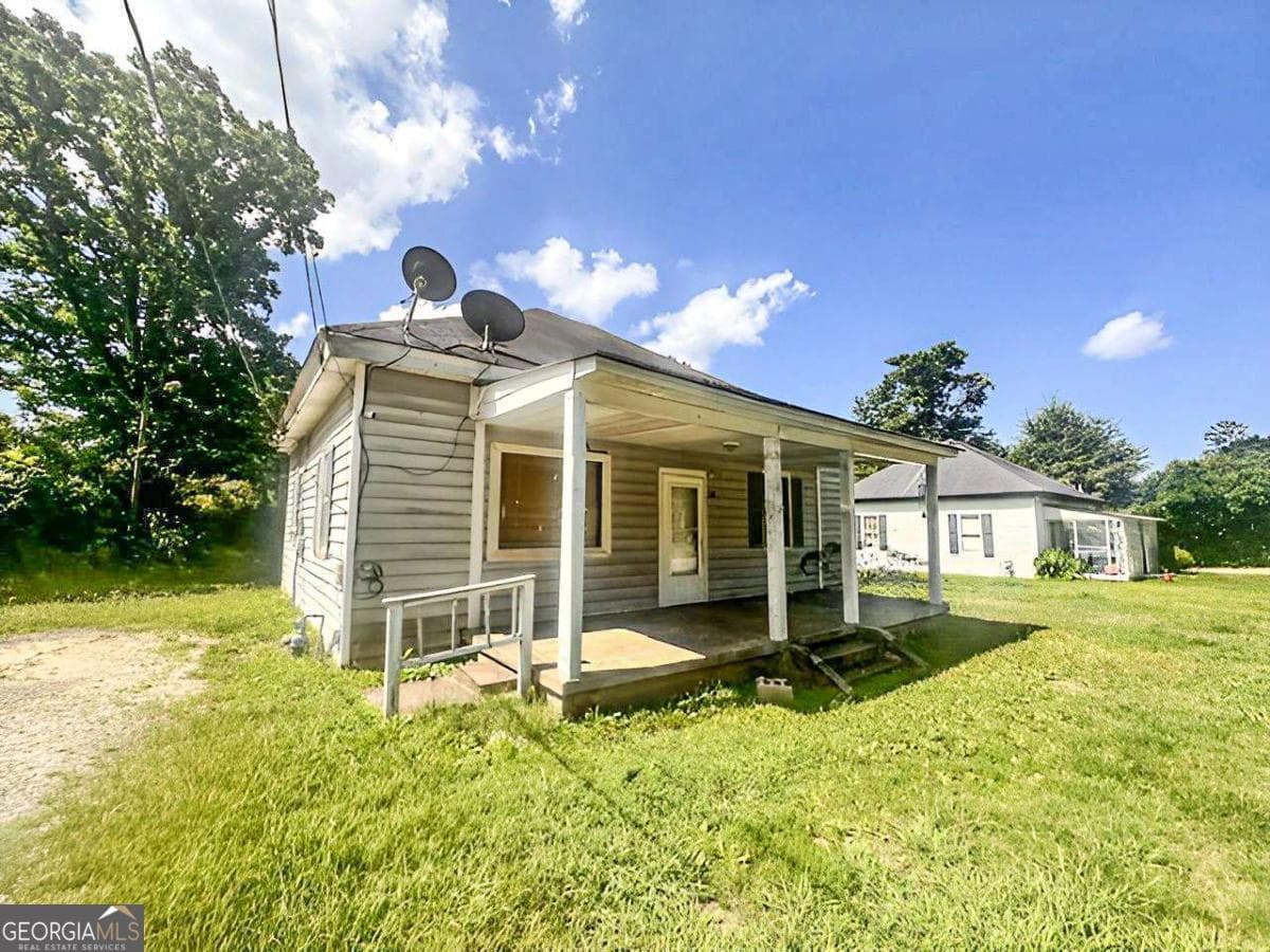 2 bedroom, 1 bathroom, 1,046 sq ft single family residence for sale at 54 Bleachery Street, Griffin, GA 30223 — photo 3