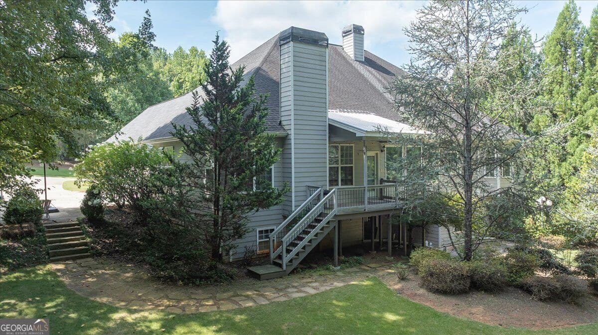 6 bedroom, 4 bathroom, 4,450 sq ft single family residence for sale at 303 Vantage Drive, Jefferson, GA 30549 — photo 2