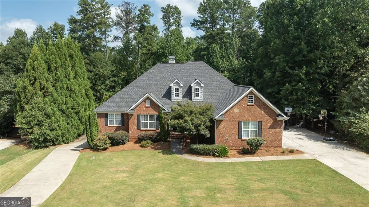 6 bedroom, 4 bathroom, 4,450 sq ft single family residence for sale at 303 Vantage Drive, Jefferson, GA 30549