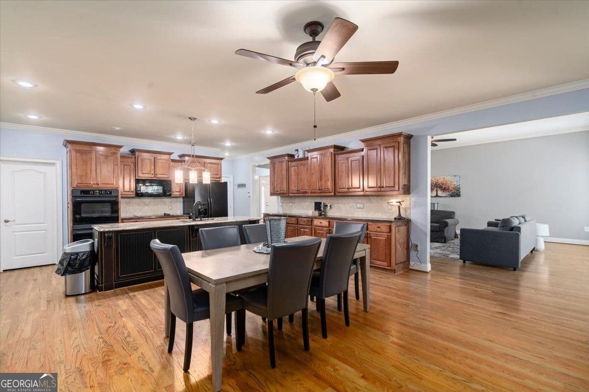 6 bedroom, 4 bathroom, 4,450 sq ft single family residence for sale at 303 Vantage Drive, Jefferson, GA 30549 — photo 10
