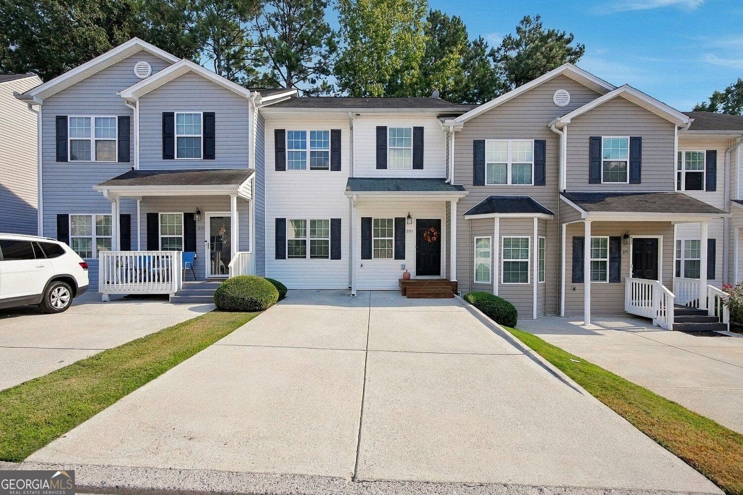 2 bedroom, 2.5 bathroom, 2,175 sq ft townhouse for sale at 299 Venture Path, Hiram, GA 30141 — photo 2