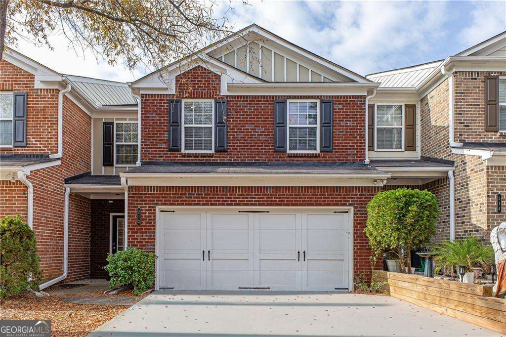 3 bedroom, 2.5 bathroom, 1,952 sq ft townhouse sold at 212 BELLECLIFF Court, Tucker, GA 30084
