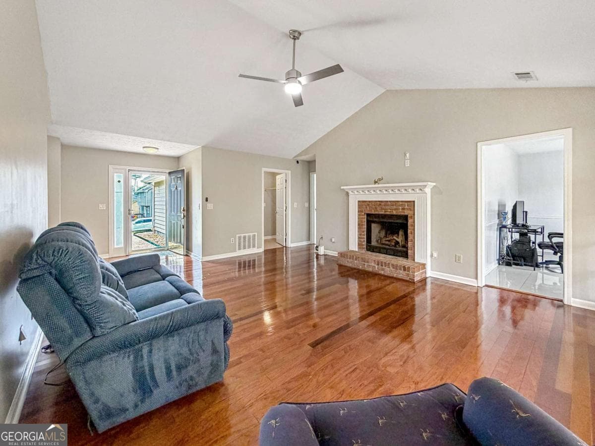 3 bedroom, 2 bathroom, 1,663 sq ft single family residence for sale at 1435 Wheatfield Drive, Lawrenceville, GA 30043 — photo 6