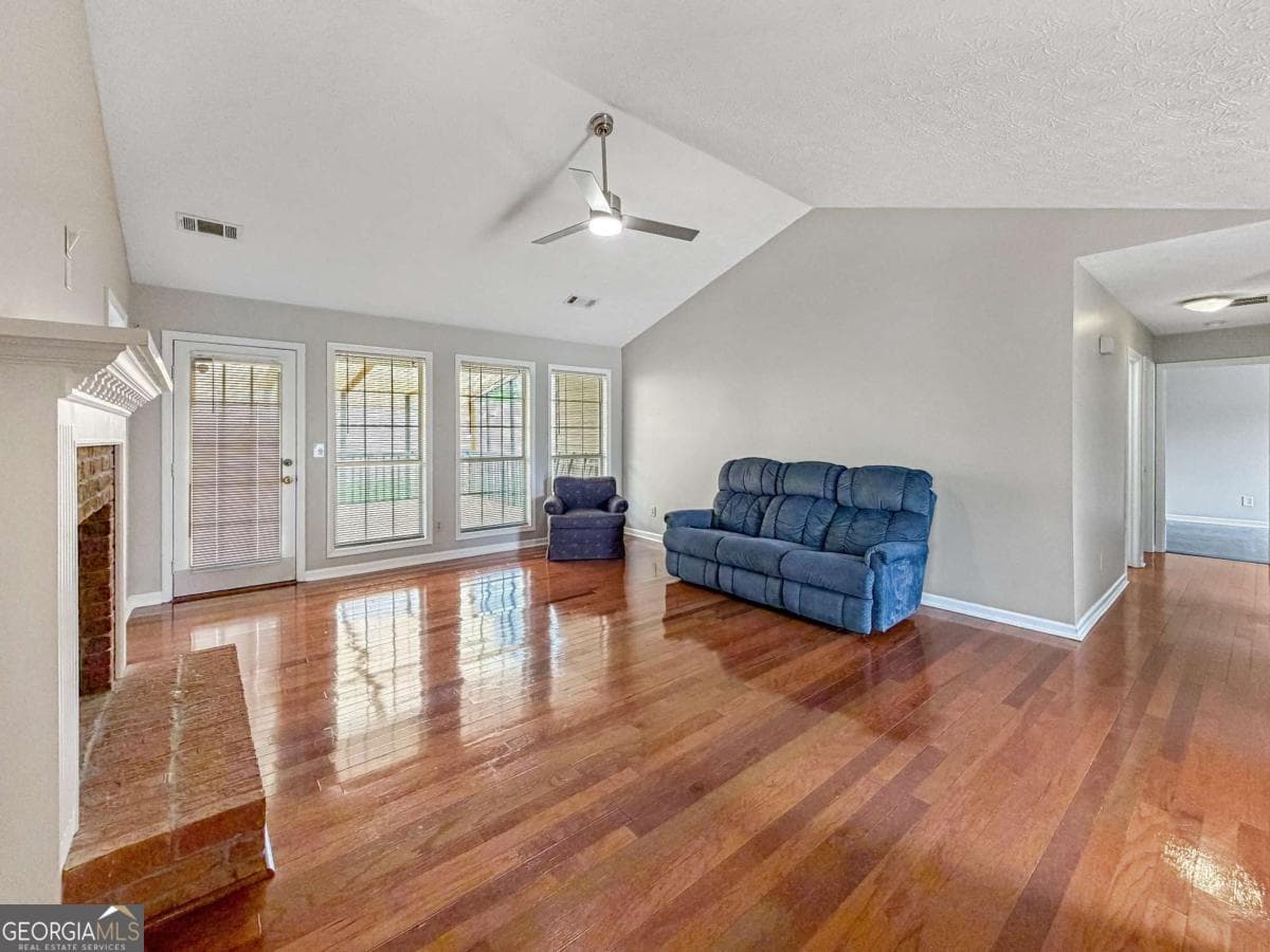 3 bedroom, 2 bathroom, 1,663 sq ft single family residence for sale at 1435 Wheatfield Drive, Lawrenceville, GA 30043 — photo 4