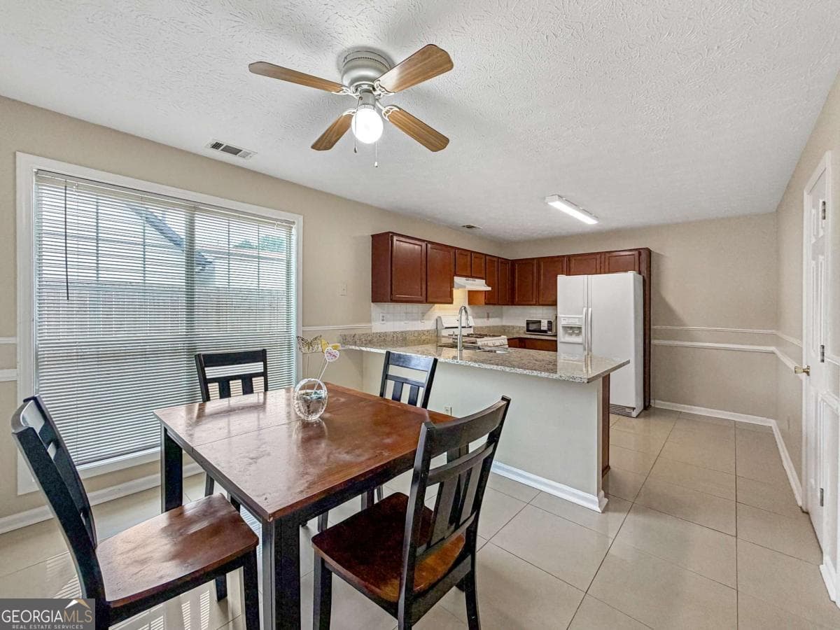 3 bedroom, 2 bathroom, 1,663 sq ft single family residence for sale at 1435 Wheatfield Drive, Lawrenceville, GA 30043 — photo 8