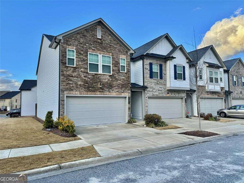 3 bedroom, 2.5 bathroom townhouse for rent at 1151 Lossie Way, Grayson, GA 30017 for $2,200 a month — photo 1 of 1