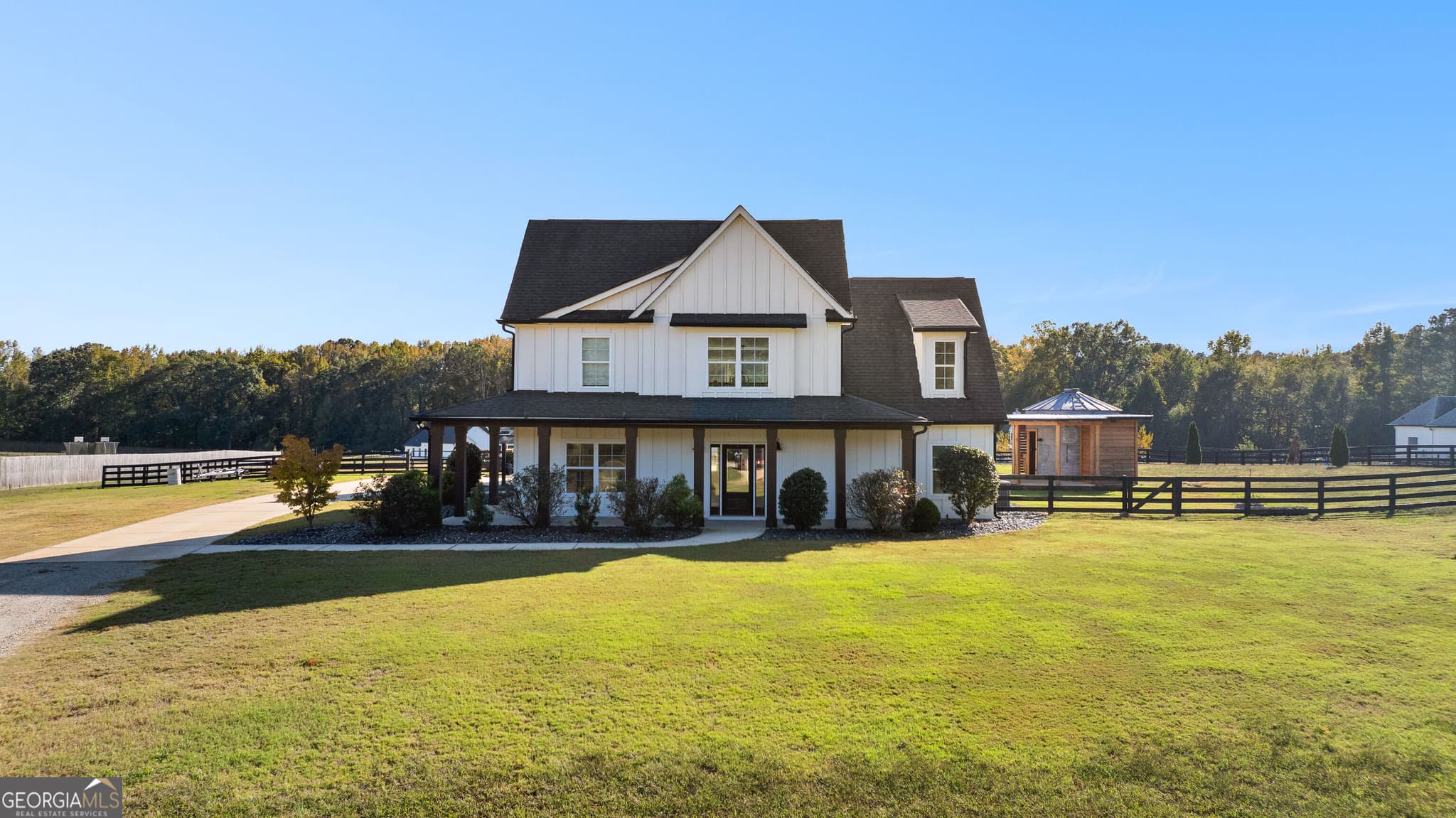 4 bedroom, 2.5 bathroom, 3,204 sq ft single family residence for sale at 1082 Gray Girls Road, Senoia, GA 30276 — photo 9