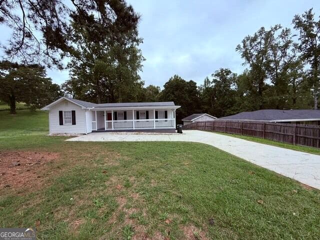 3 bedroom, 2 bathroom, 1,123 sq ft single family residence for rent at 6790 Queen Mill Road, Mableton, GA 30126 for $1,950 a month — photo 6