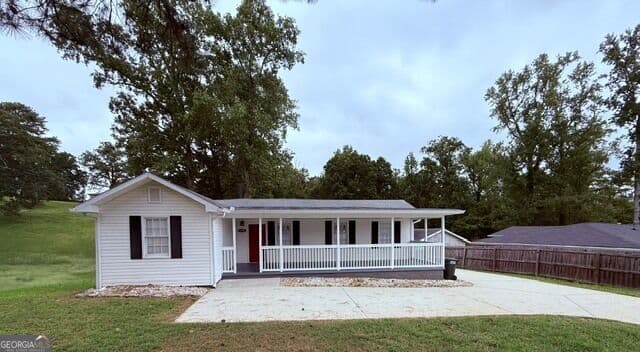 3 bedroom, 2 bathroom, 1,123 sq ft single family residence for rent at 6790 Queen Mill Road, Mableton, GA 30126 for $1,950 a month — photo 1 of 27