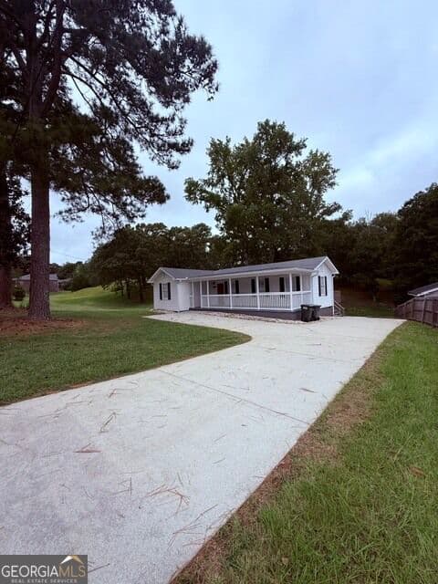 3 bedroom, 2 bathroom, 1,123 sq ft single family residence for rent at 6790 Queen Mill Road, Mableton, GA 30126 for $1,950 a month — photo 5