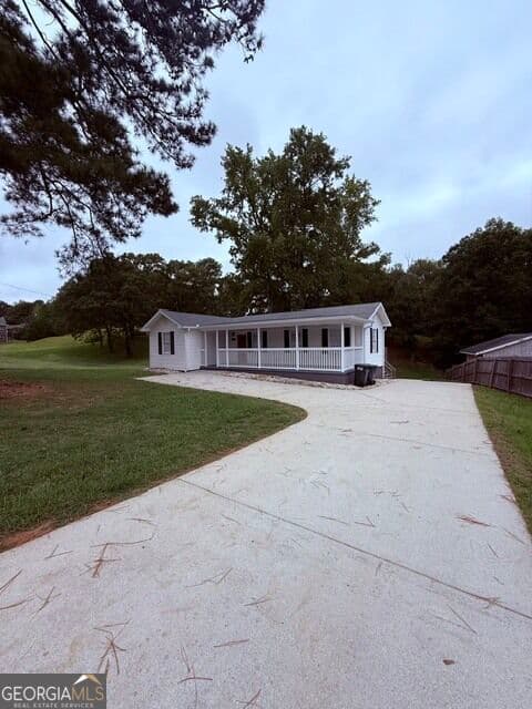 3 bedroom, 2 bathroom, 1,123 sq ft single family residence for rent at 6790 Queen Mill Road, Mableton, GA 30126 for $1,950 a month — photo 4