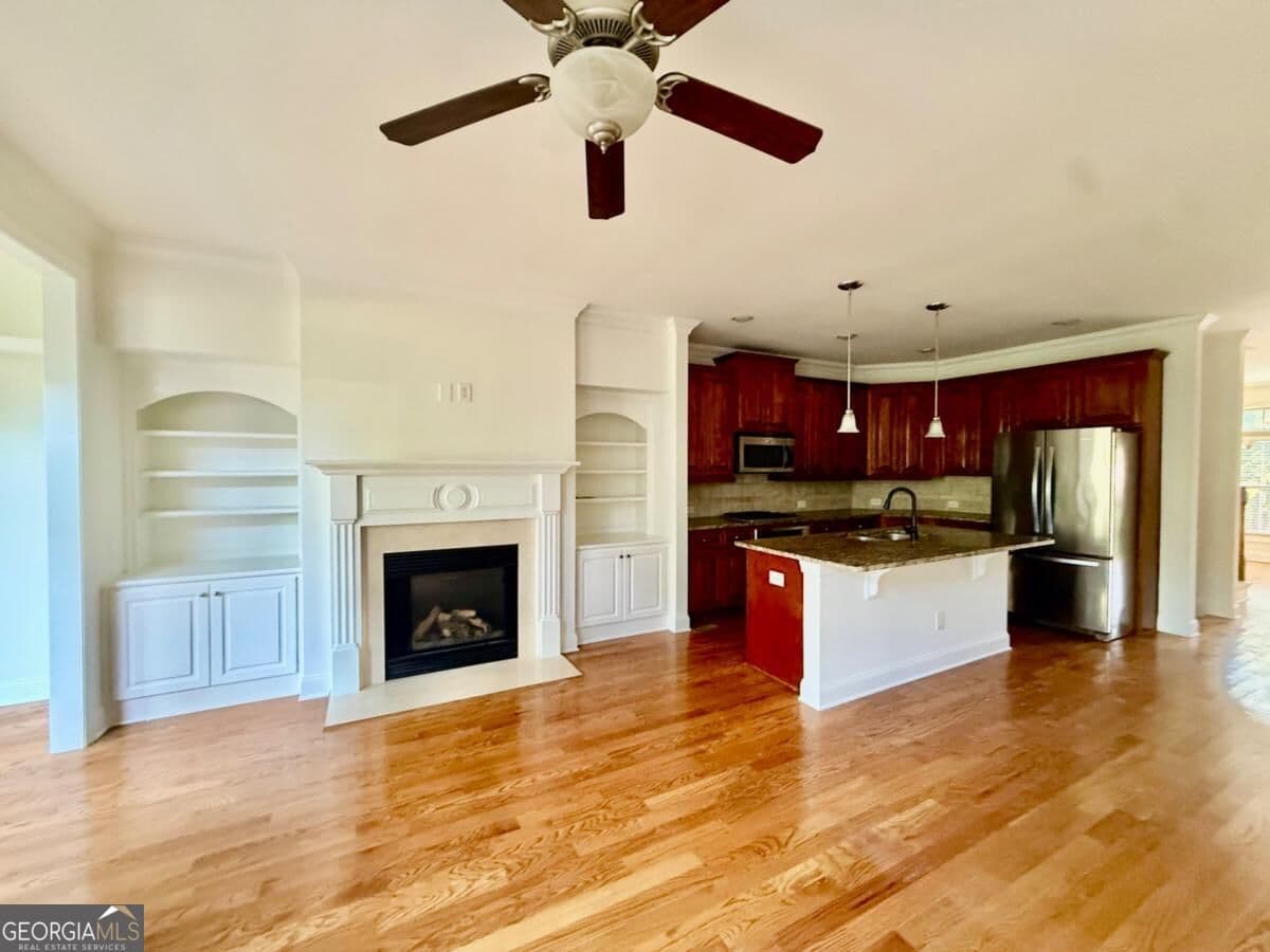 3 bedroom, 3.5 bathroom townhouse for sale at 7670 Willoughby Court, Alpharetta, GA 30005 — photo 10