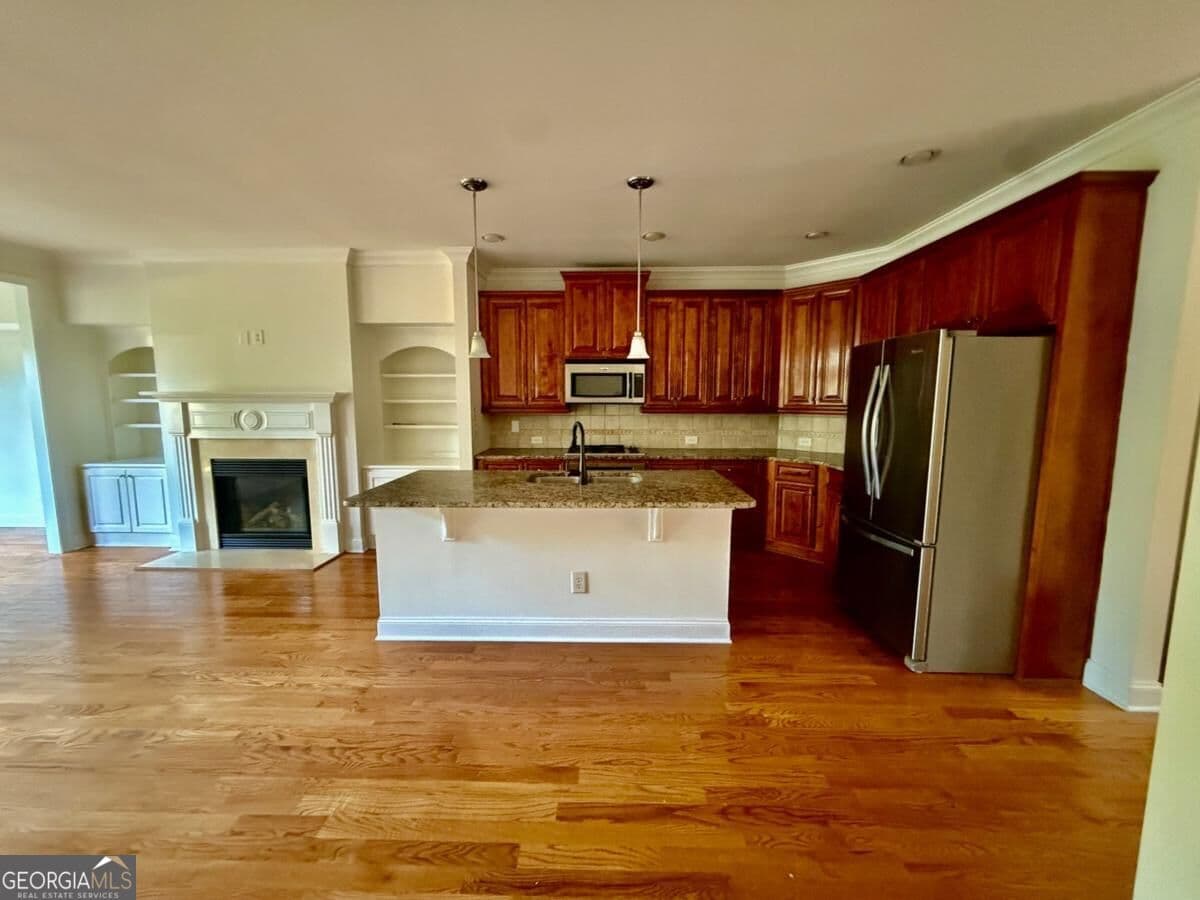 3 bedroom, 3.5 bathroom townhouse for sale at 7670 Willoughby Court, Alpharetta, GA 30005 — photo 8