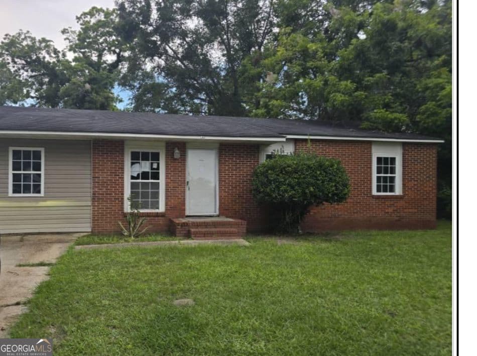 4 bedroom, 2 bathroom, 1,125 sq ft single family residence under contract at 64 Henry Street, Camilla, GA 31730