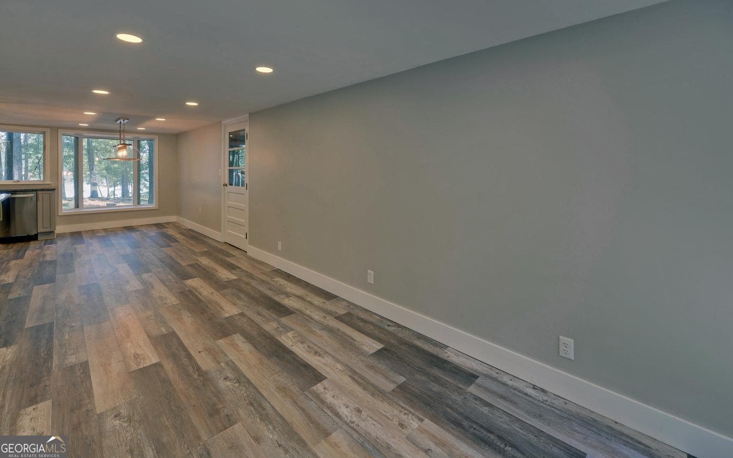 4 bedroom, 2 bathroom, 2,048 sq ft cabin,single family residence for sale at 149 Foxtail Drive, Hartwell, GA 30643 — photo 4