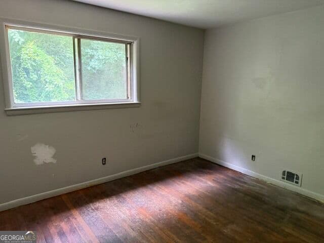 3 bedroom, 2 bathroom, 2,107 sq ft single family residence for sale at 2379 Country Club Drive, Atlanta, GA 30311 — photo 6