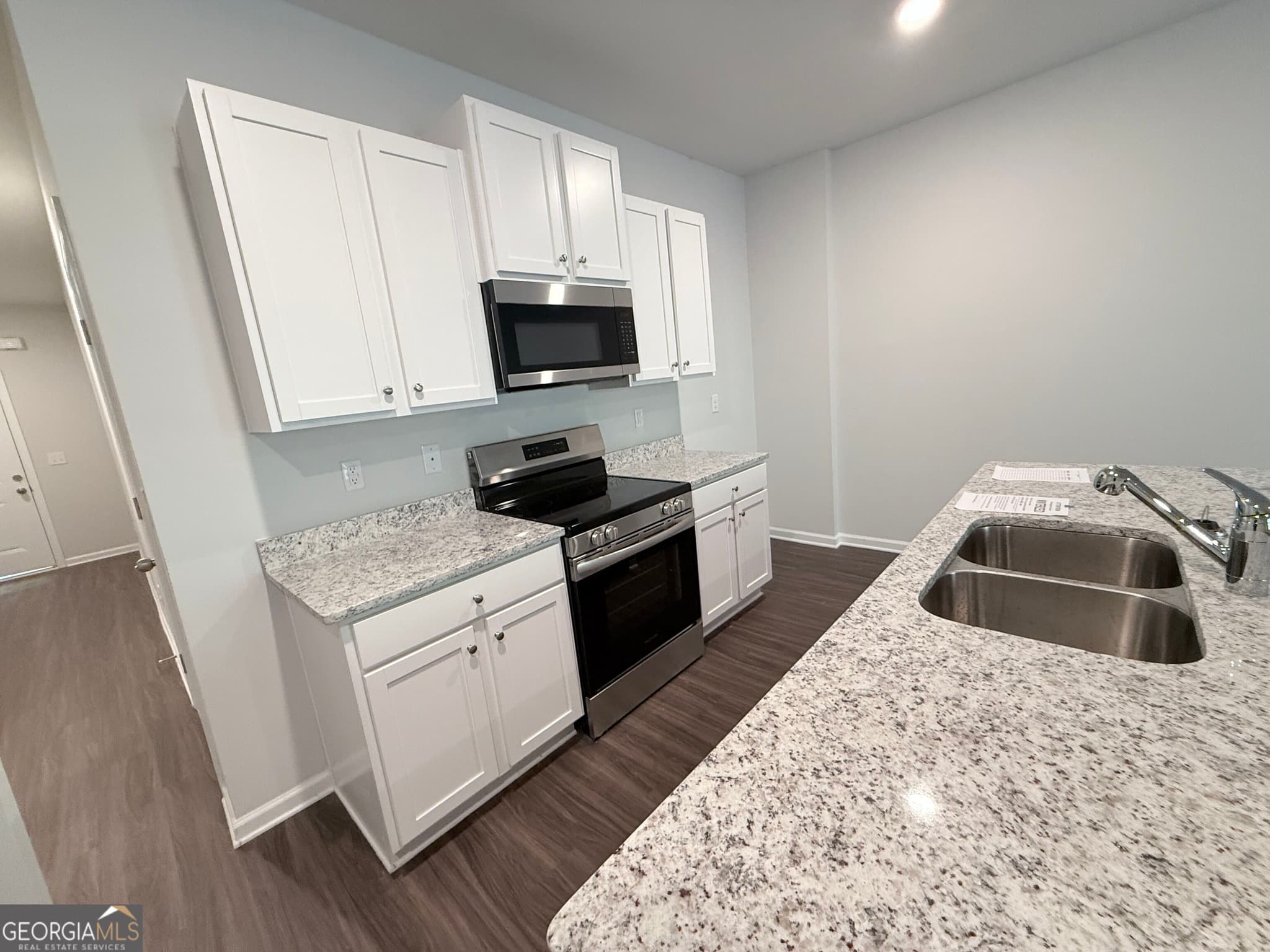 3 bedroom, 2.5 bathroom, 1,538 sq ft townhouse for sale at 432 Oakwood Drive, Milledgeville, GA 31061 — photo 5