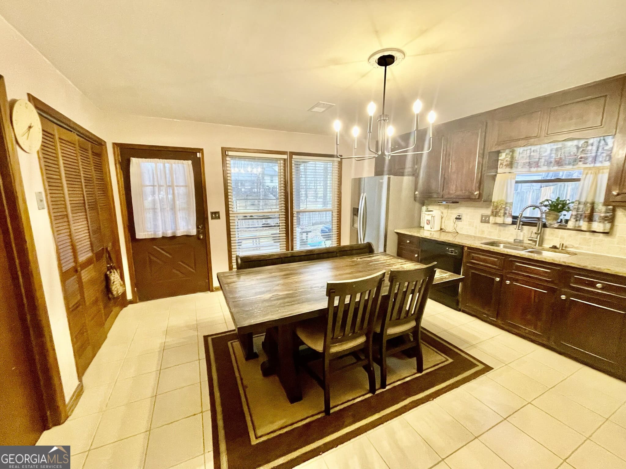 3 bedroom, 2.5 bathroom, 1,904 sq ft single family residence for sale at 2677 Deerfield Circle, Marietta, GA 30064 — photo 6