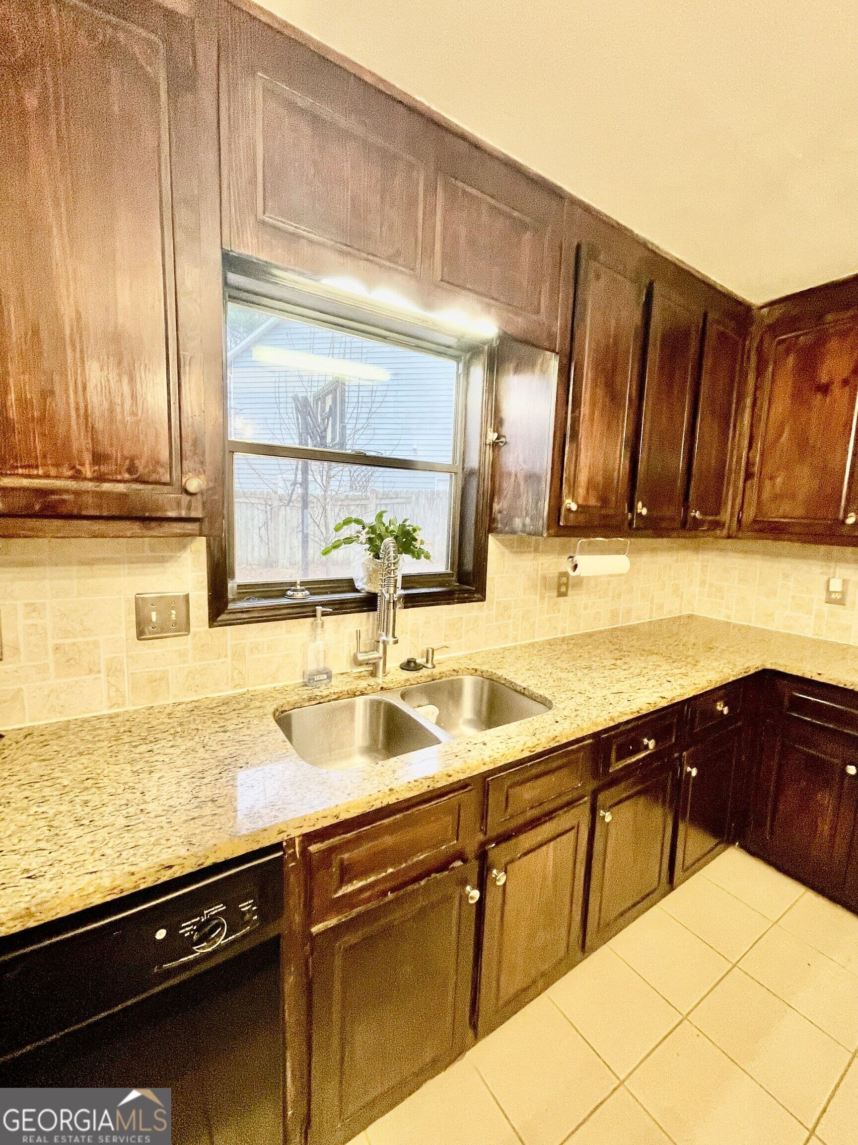 3 bedroom, 2.5 bathroom, 1,904 sq ft single family residence for sale at 2677 Deerfield Circle, Marietta, GA 30064 — photo 8