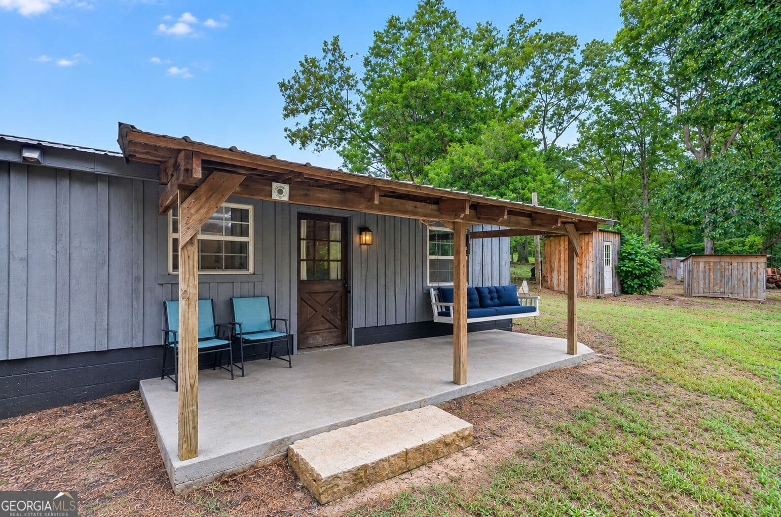 4 bedroom, 1 bathroom, 1,380 sq ft cabin,single family residence for sale at 858 Blacks Creek Church Road, Danielsville, GA 30633 — photo 2