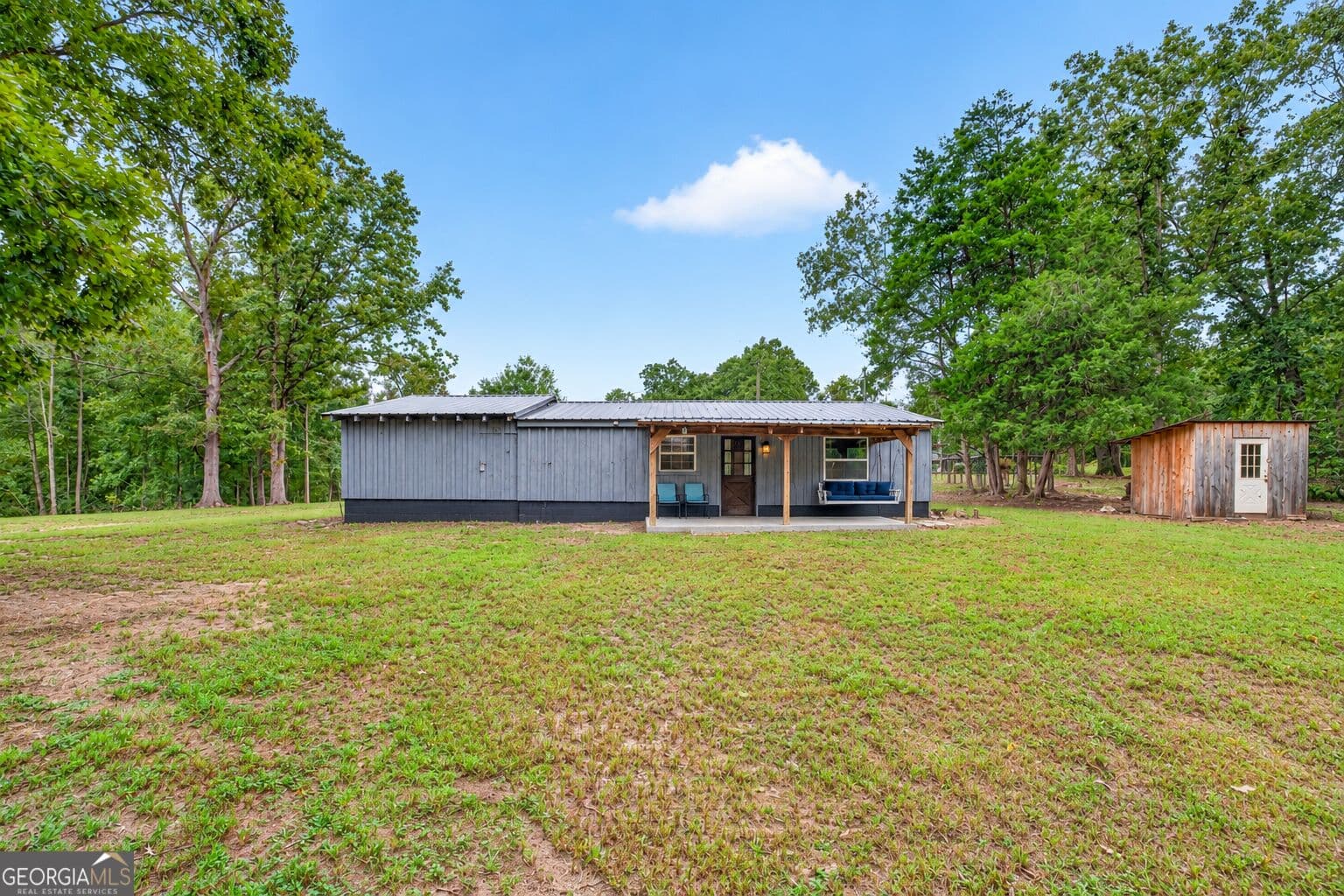 4 bedroom, 1 bathroom, 1,380 sq ft cabin,single family residence for sale at 858 Blacks Creek Church Road, Danielsville, GA 30633