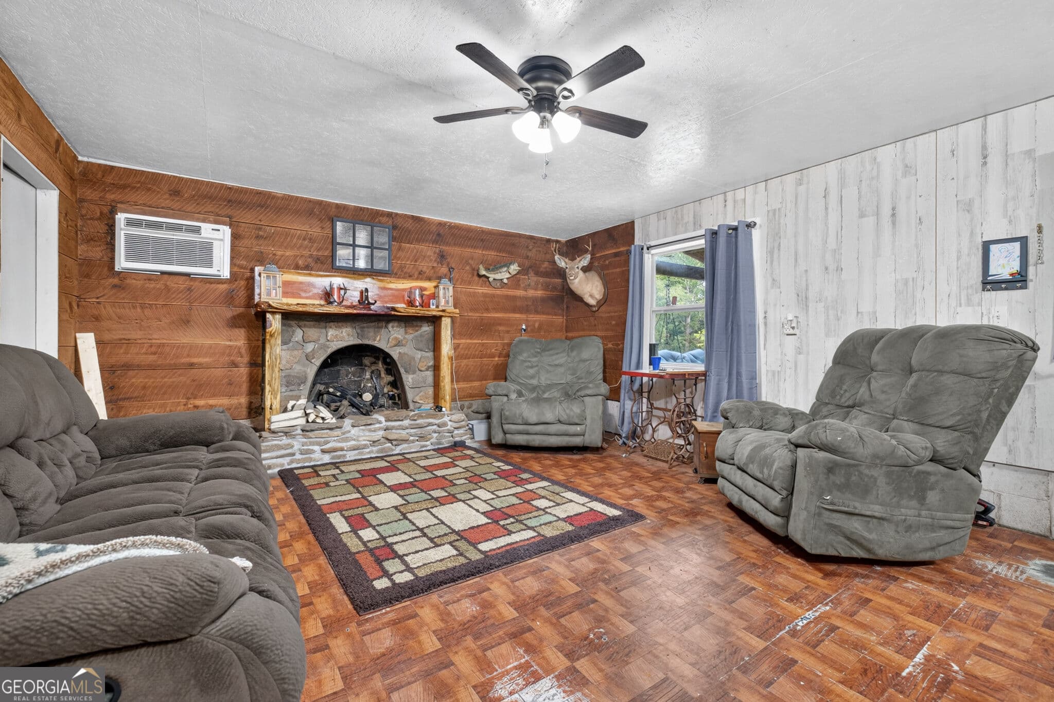 4 bedroom, 1 bathroom, 1,380 sq ft cabin,single family residence for sale at 858 Blacks Creek Church Road, Danielsville, GA 30633 — photo 4