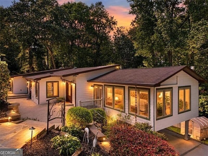 3 bedroom, 2.5 bathroom, 4,090 sq ft single family residence for sale at 23 Blue Heron Point, Acworth, GA 30102 — photo 1 of 91