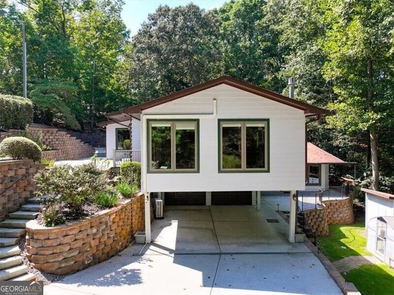 3 bedroom, 2.5 bathroom, 4,090 sq ft single family residence for sale at 23 Blue Heron Point, Acworth, GA 30102 — photo 4
