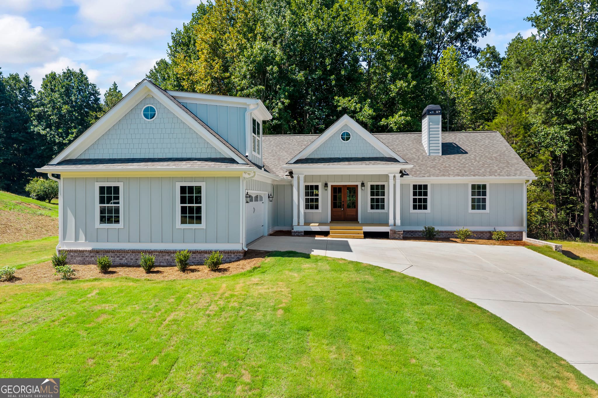 3 bedroom, 2 bathroom, 2,100 sq ft single family residence sold at 102 Buckeye Terrace, Commerce, GA 30530