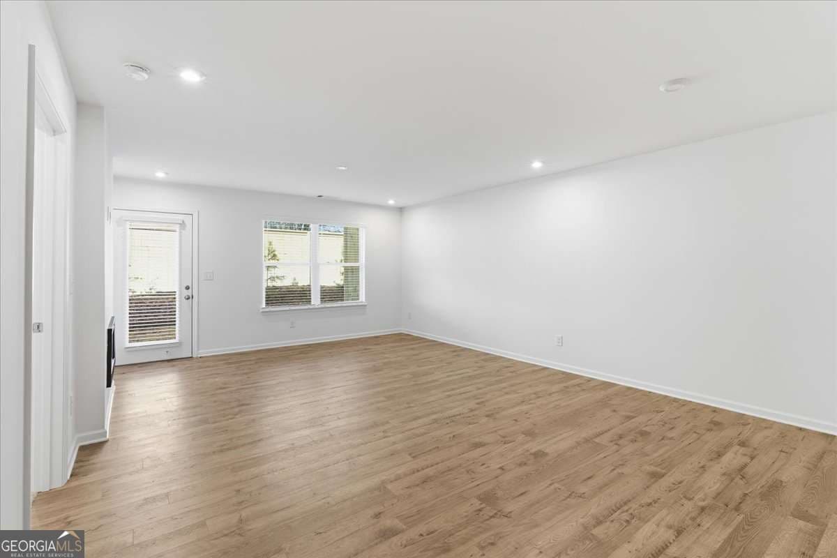 3 bedroom, 2.5 bathroom, 1,684 sq ft townhouse for sale at 20 Silver Leaf Lane 2, Dawsonville, GA 30534 — photo 5
