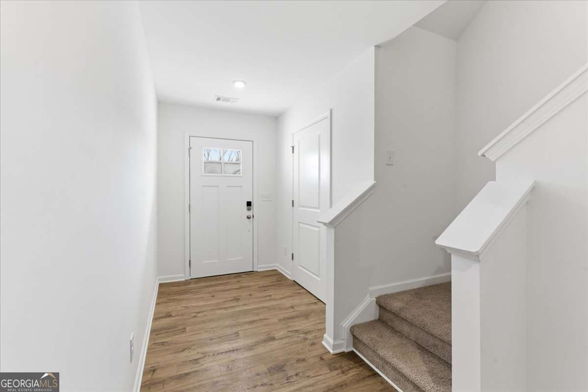 3 bedroom, 2.5 bathroom, 1,684 sq ft townhouse for sale at 20 Silver Leaf Lane 2, Dawsonville, GA 30534 — photo 4