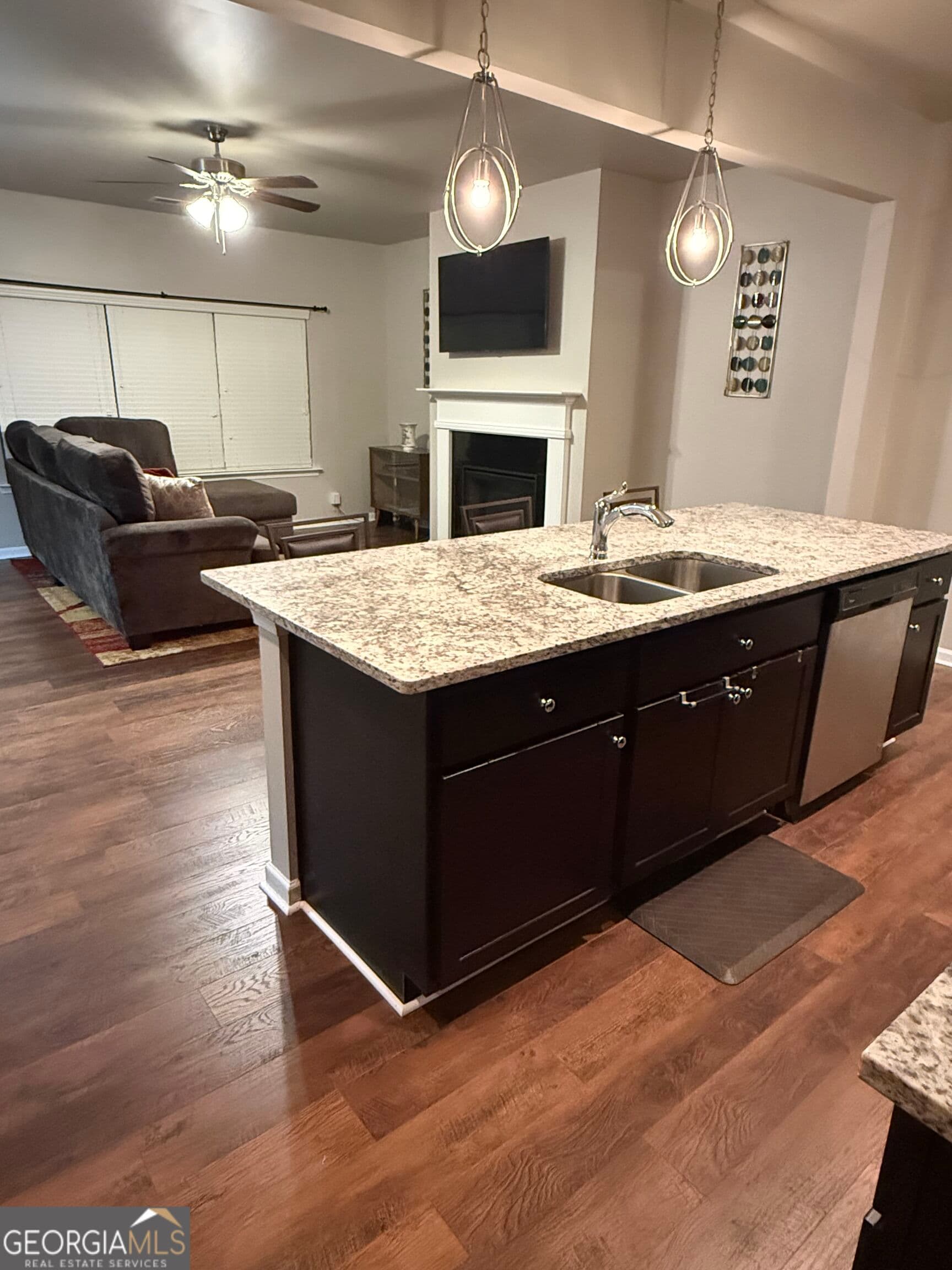 3 bedroom, 2.5 bathroom, 2,032 sq ft townhouse for sale at 542 Monticello Boulevard, Atlanta, GA 30354 — photo 5
