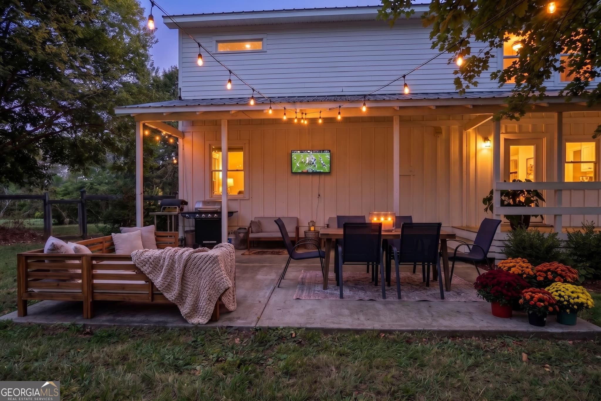 4 bedroom, 2.5 bathroom, 2,442 sq ft single family residence for sale at 5425 Howard Road, Cumming, GA 30040 — photo 4