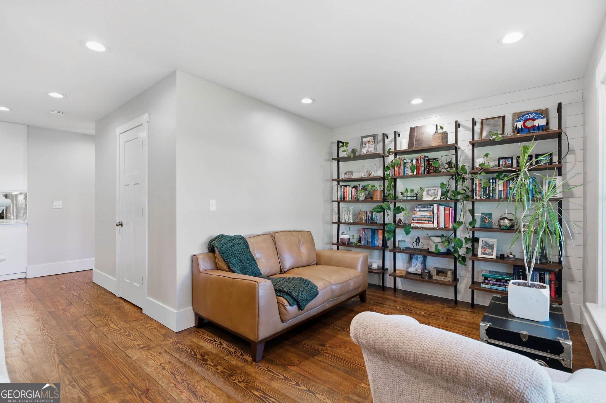 4 bedroom, 2.5 bathroom, 2,442 sq ft single family residence for sale at 5425 Howard Road, Cumming, GA 30040 — photo 8
