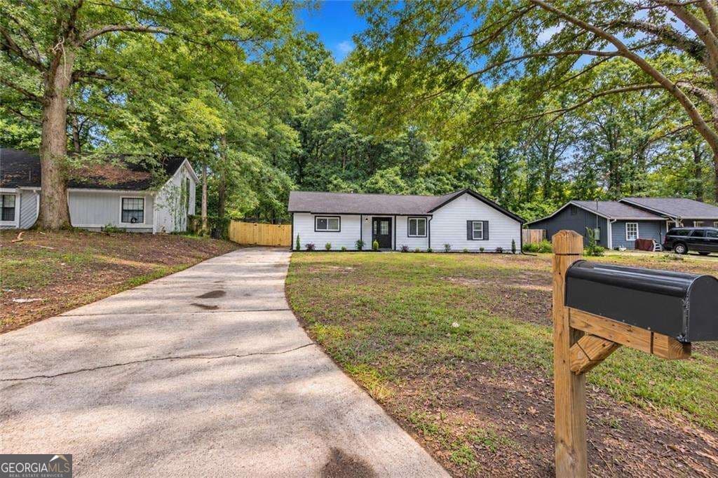 3 bedroom, 2 bathroom, 1,254 sq ft single family residence for sale at 373 Hemlock Drive, Lawrenceville, GA 30046 — photo 2