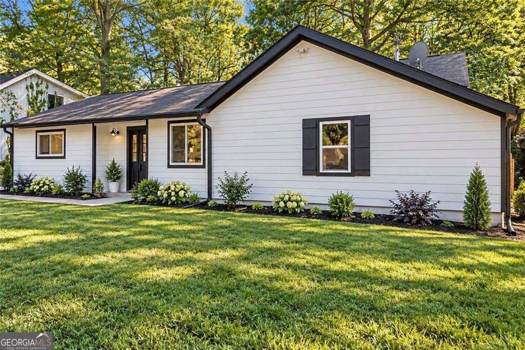 3 bedroom, 2 bathroom, 1,254 sq ft single family residence for sale at 373 Hemlock Drive, Lawrenceville, GA 30046 — photo 5