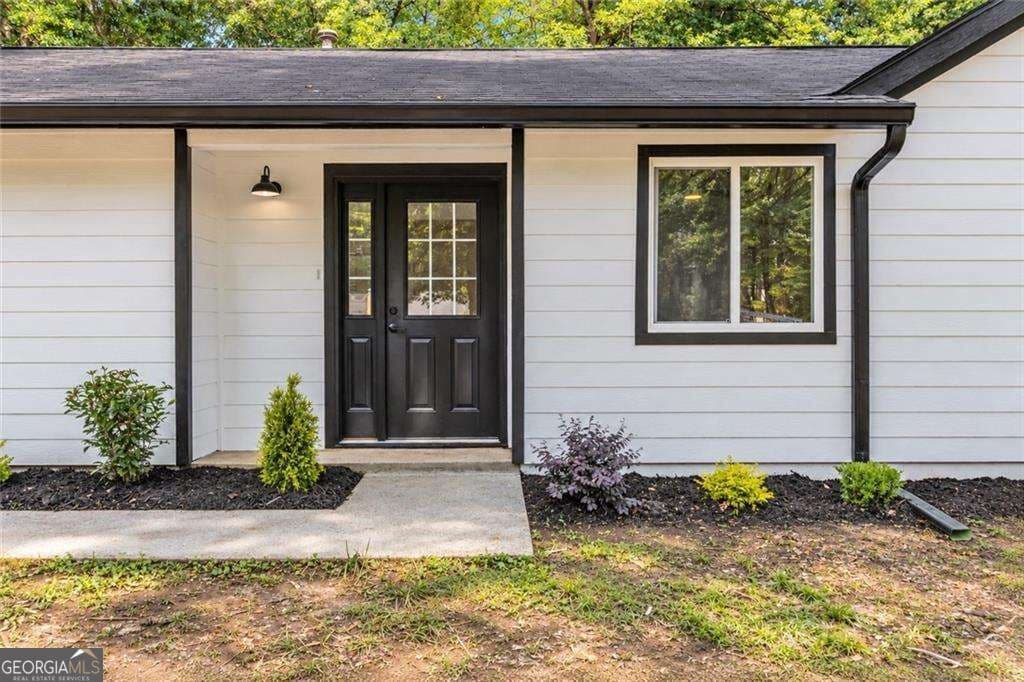 3 bedroom, 2 bathroom, 1,254 sq ft single family residence for sale at 373 Hemlock Drive, Lawrenceville, GA 30046 — photo 9