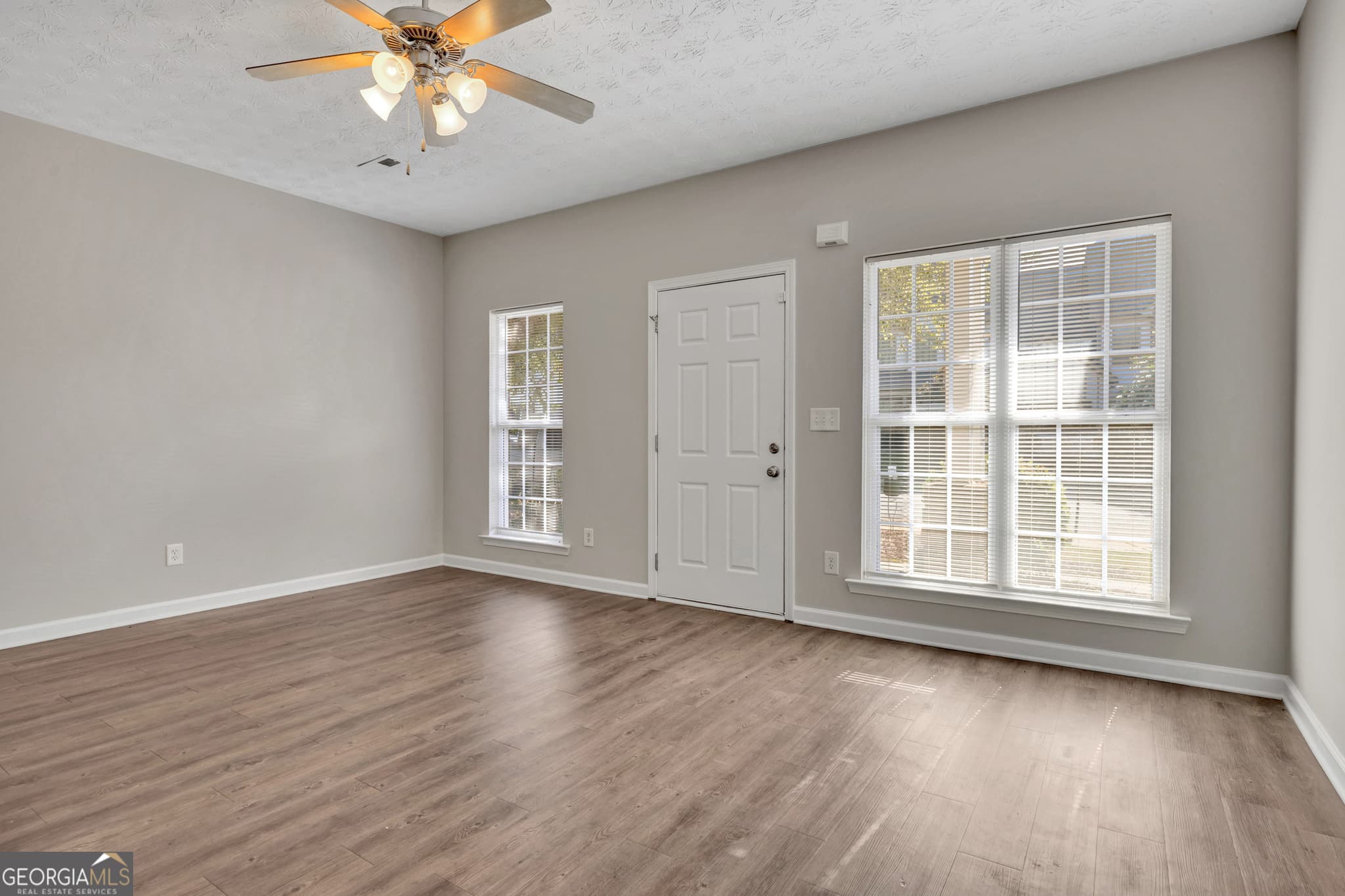 3 bedroom, 2.5 bathroom, 2,291 sq ft single family residence for sale at 110 Colony Park Lane, Locust Grove, GA 30248 — photo 9