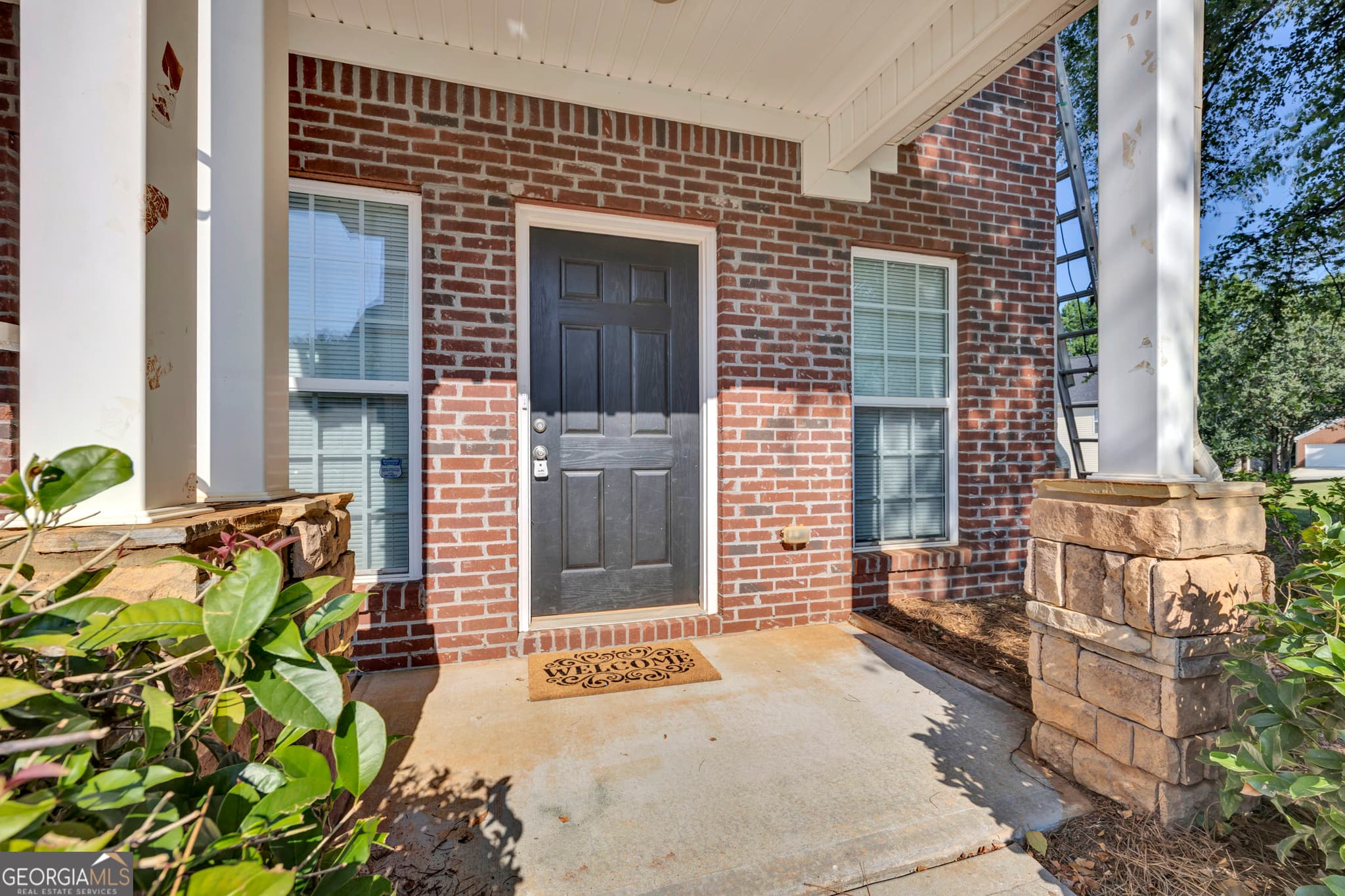 3 bedroom, 2.5 bathroom, 2,291 sq ft single family residence for sale at 110 Colony Park Lane, Locust Grove, GA 30248 — photo 4